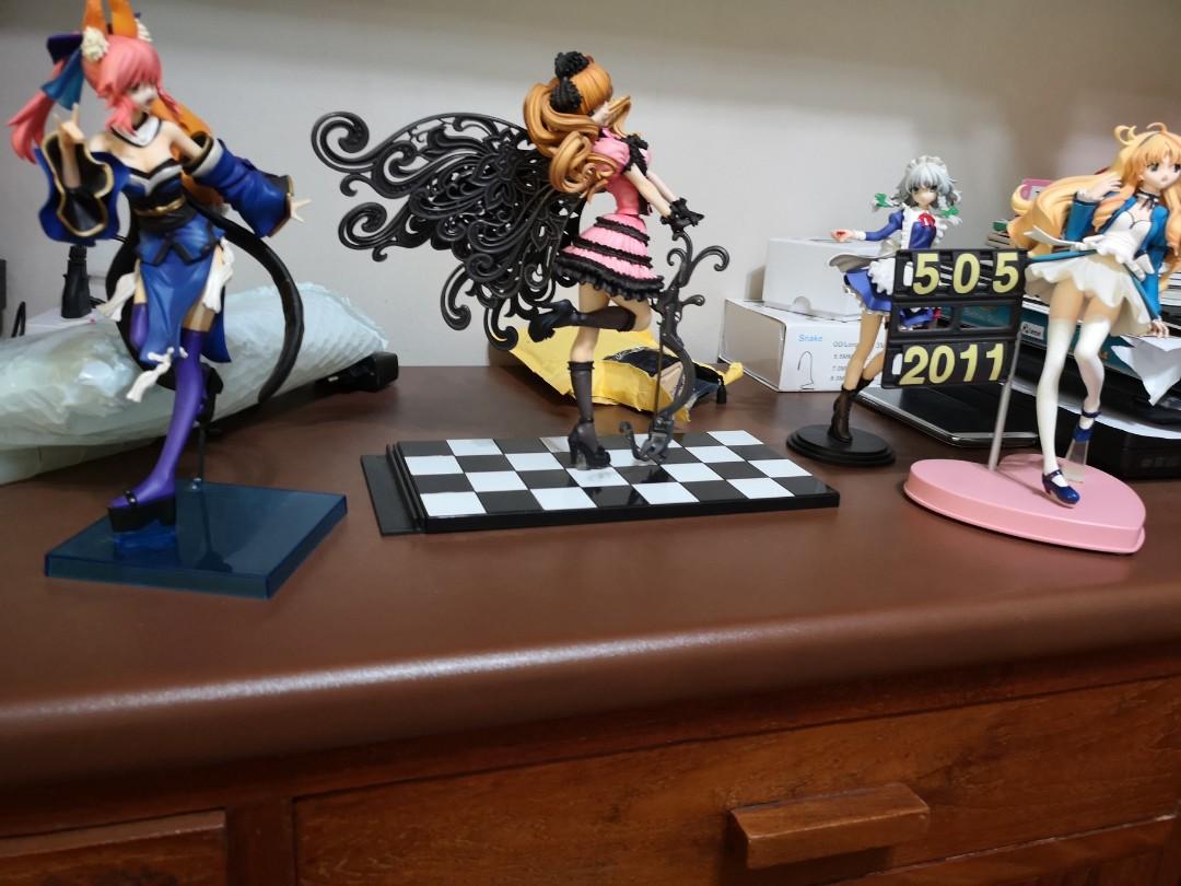 Pre owned anime figures deals