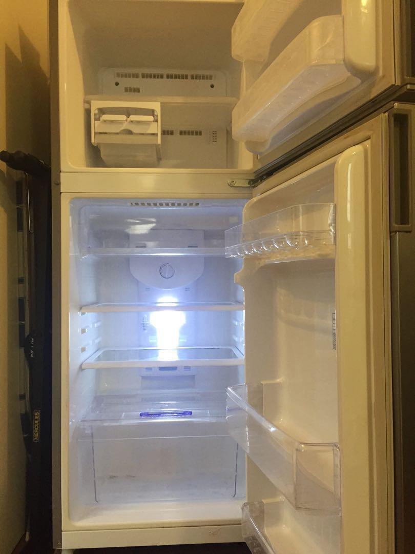 Samsung RT2AS twodoor refrigerator, 家庭電器, 廚房電器, 雪櫃及冰櫃 Carousell