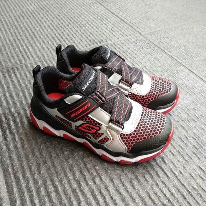 sepatu running skechers