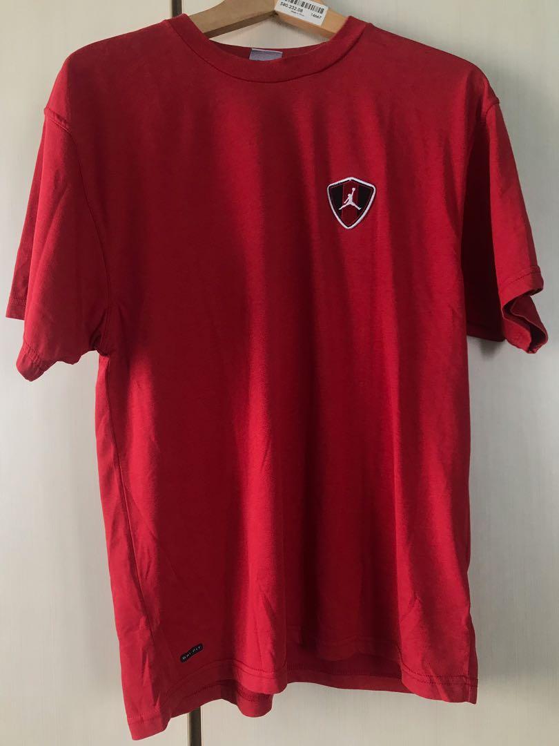 red jordan tee