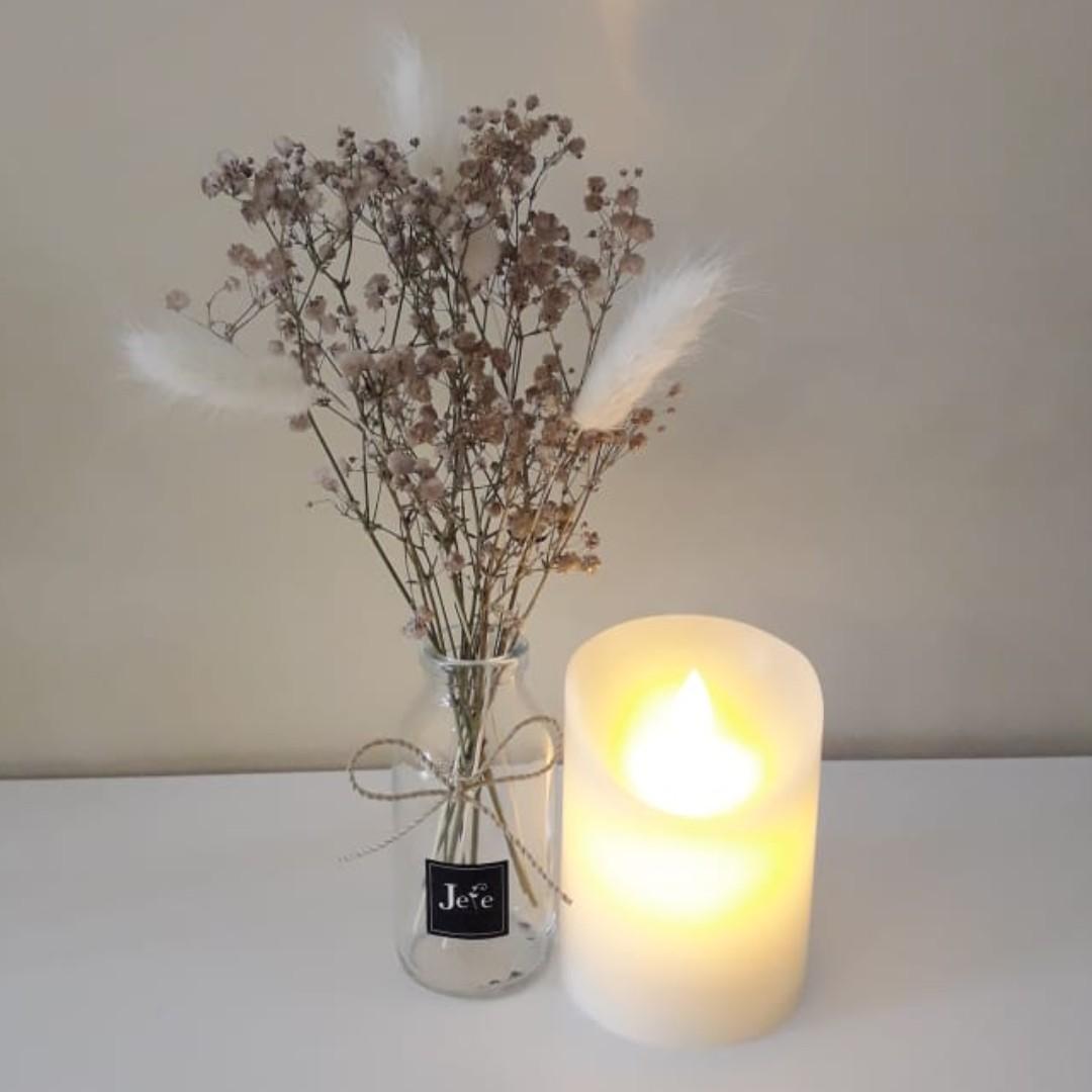 Vintage Mini Vase Dengan Bunga Baby Breath Kering Dalam Vas Kecil Hias Perkebunan Di Carousell