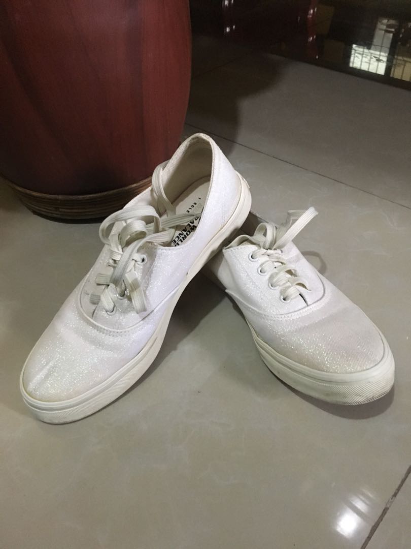 world balance sneakers for women