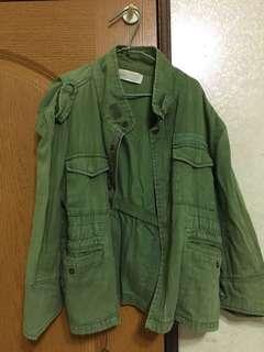 短板軍綠外套