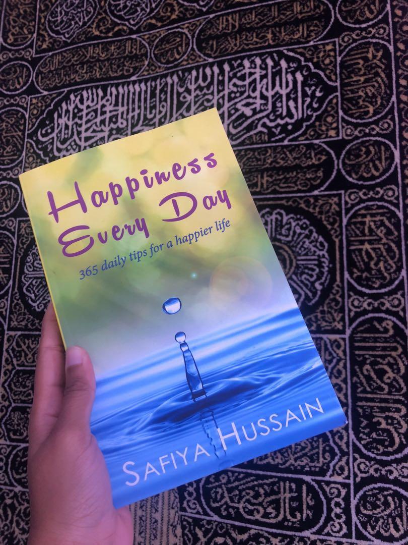 #1212 (Category: Art & Prints) located in Singapore. Submitted by zadee (Listing ID 200096878, Image 1). Description: Hi guys this book consists of 365 tips that will inject happiness into each day of your year:) do note that i did not write any notes and this book is as good as new both on the inside and outside Dm for more details .