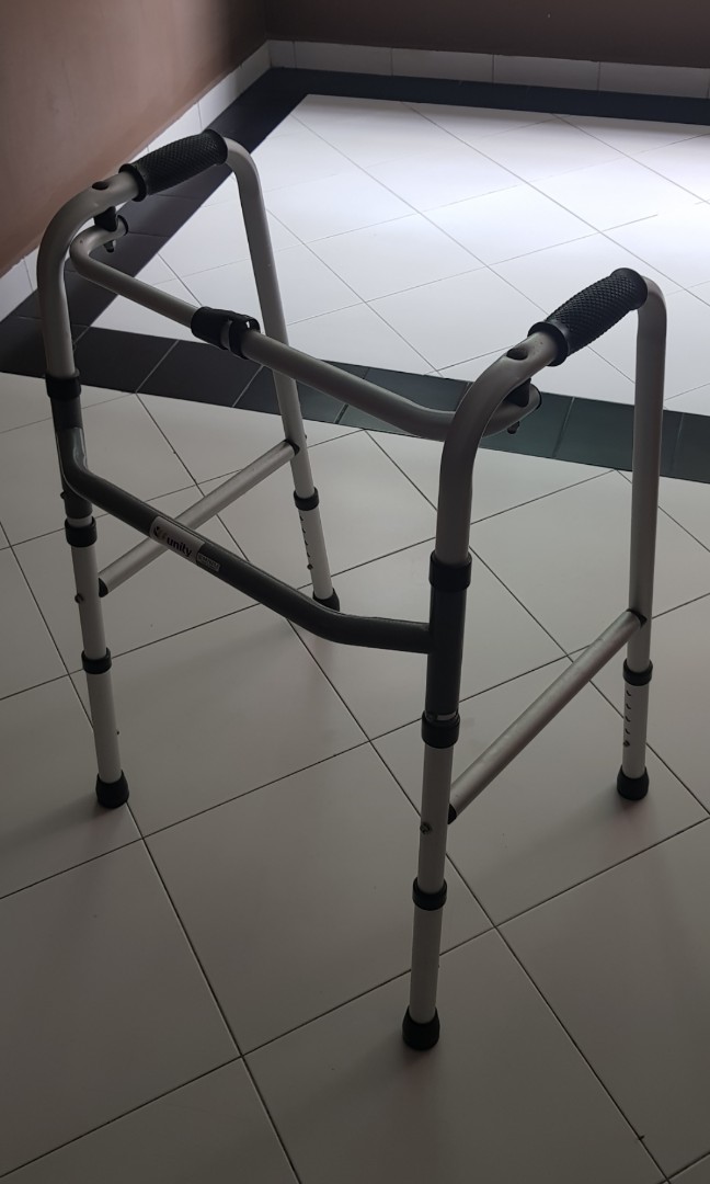 Aluminium Lightweight Foldable Adjule Height Walking Frame With Ergonomic Anti Slip Handle And Rubber Feet