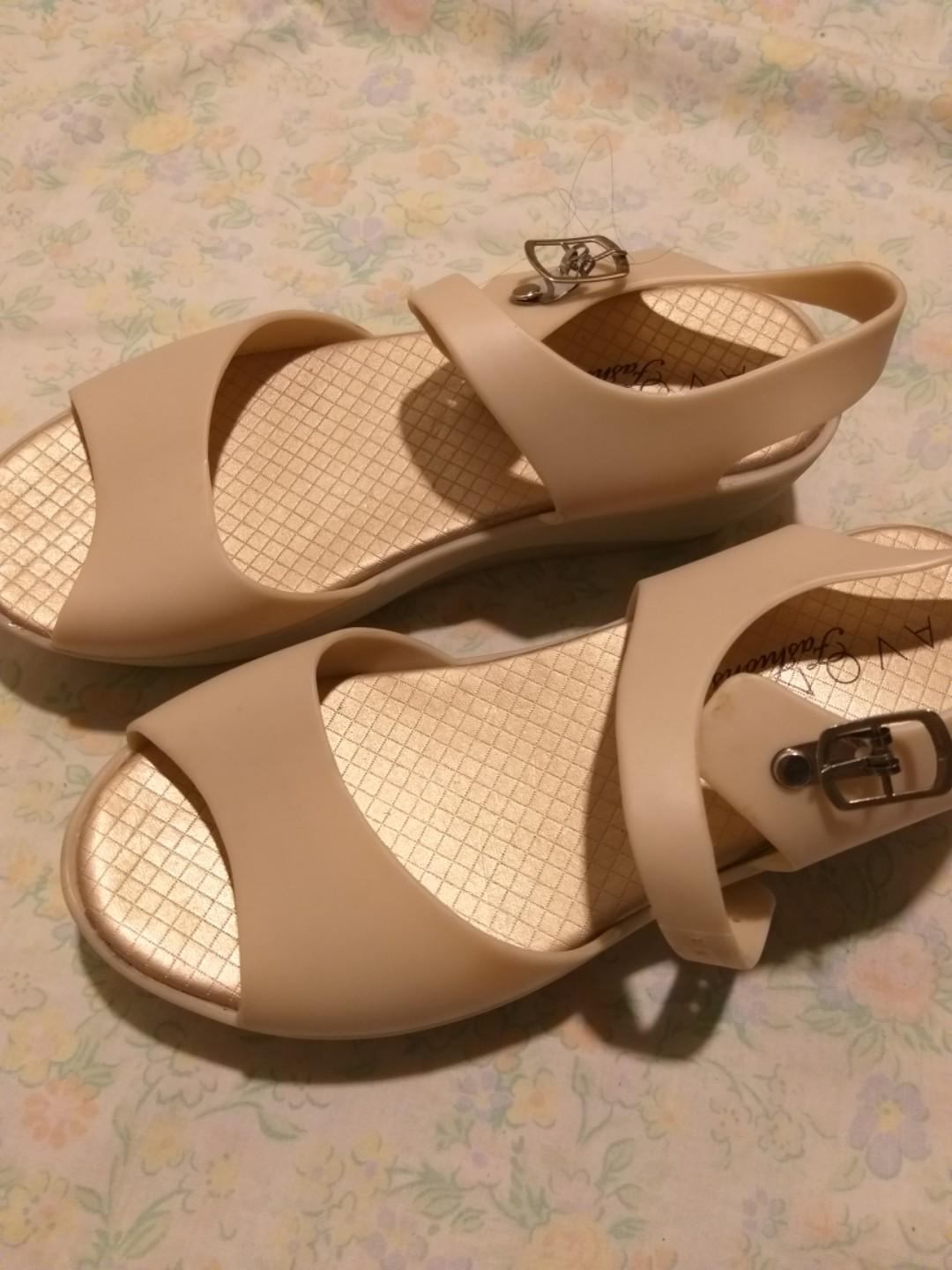 Avon sandals outlet 2018