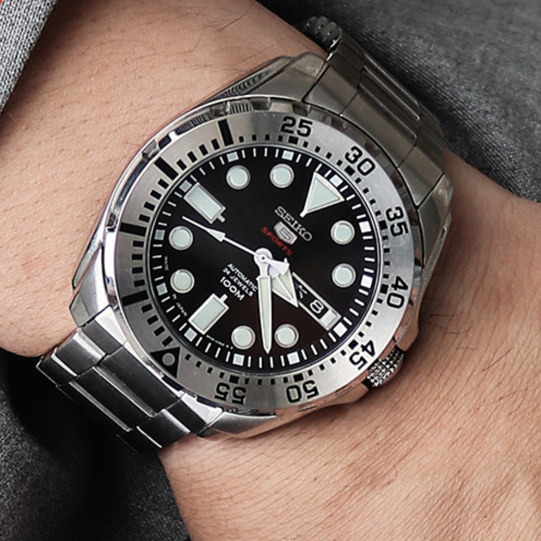 Seiko srp599j1 sports automatic 100m clearance