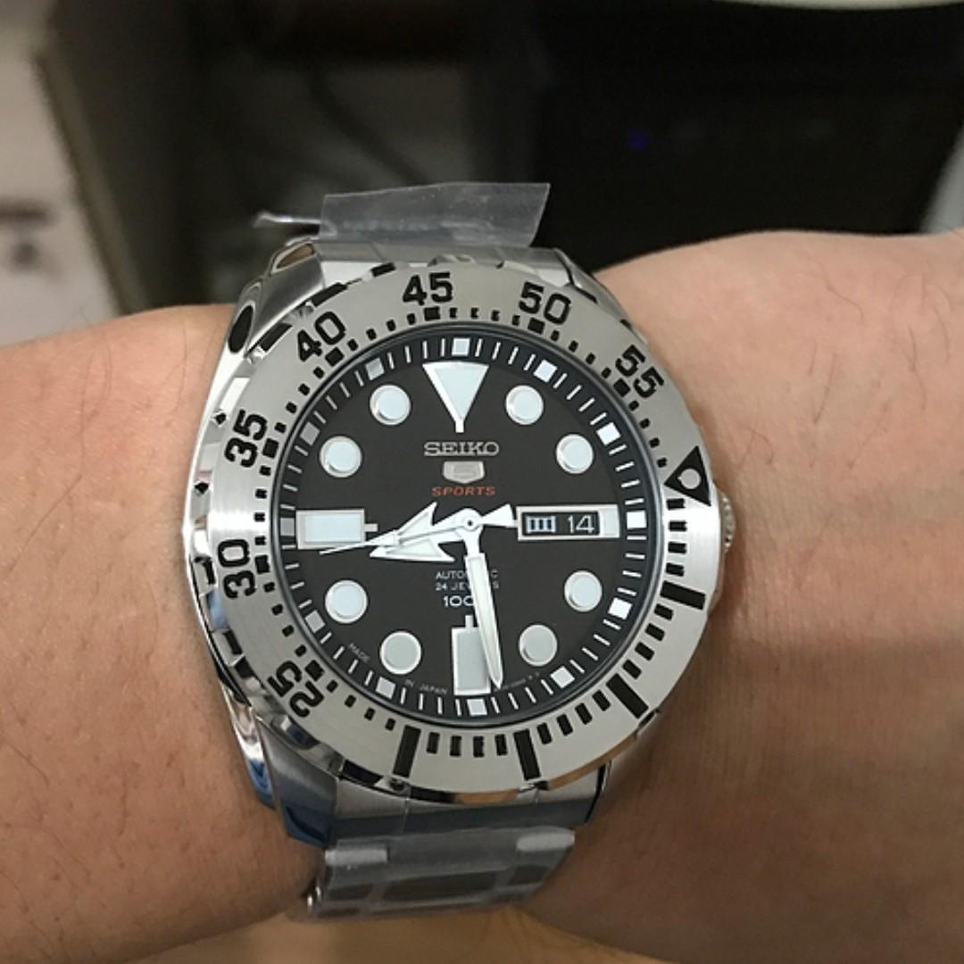seiko srp599j1 sports automatic