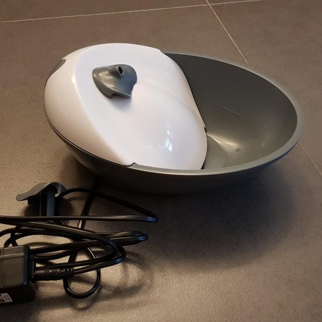 Eyenimal Classic Pet Fountain Pet Supplies Homes Other Pet Accessories on Carousell