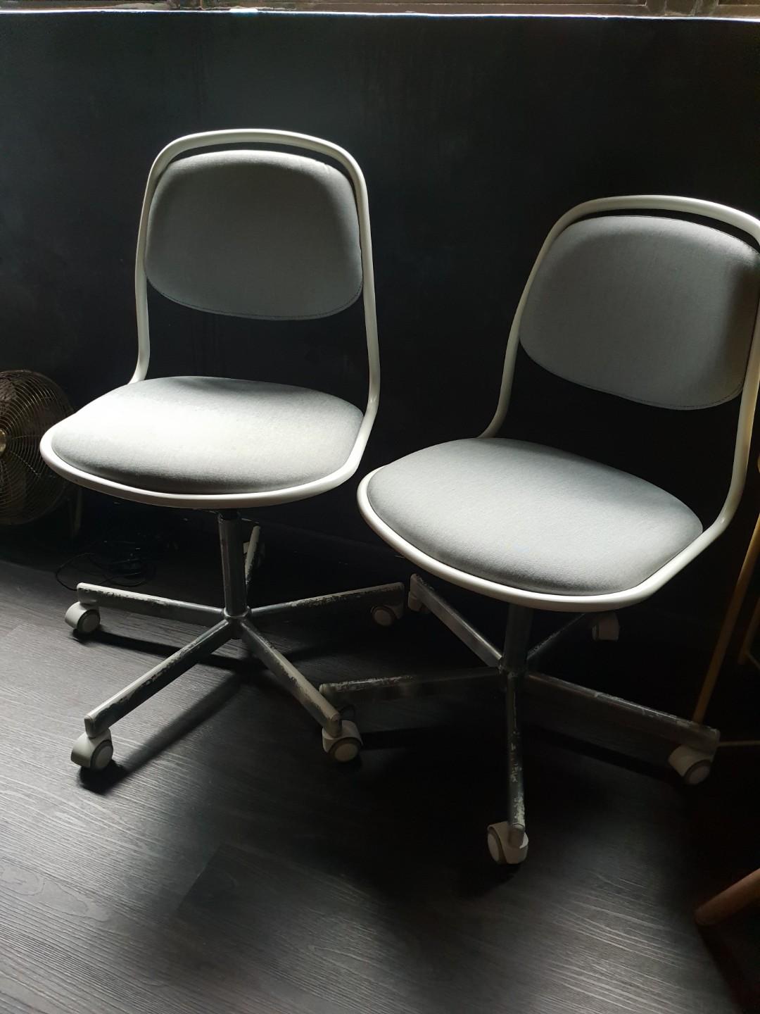 Giving Away These Chairs Furniture Tables On Carou Giving Away These Chairs Furniture