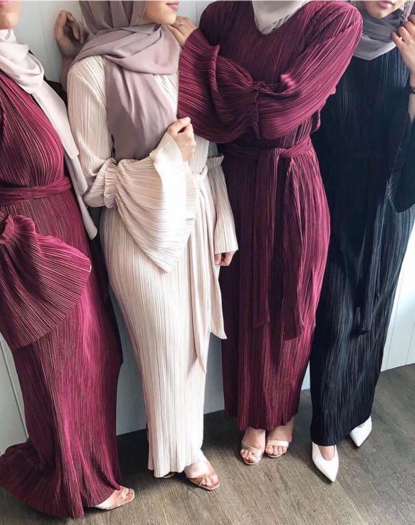 Pleated discount abaya dress