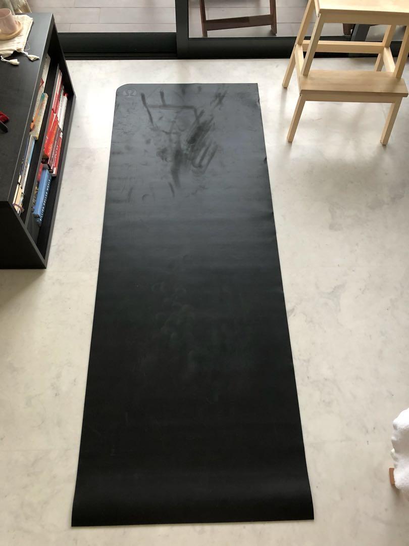 Lululemon black yoga mat hot sale
