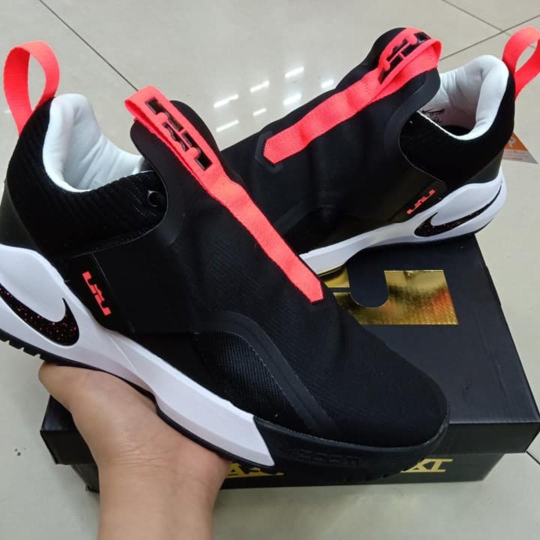 Nike lebron clearance ambassador xi