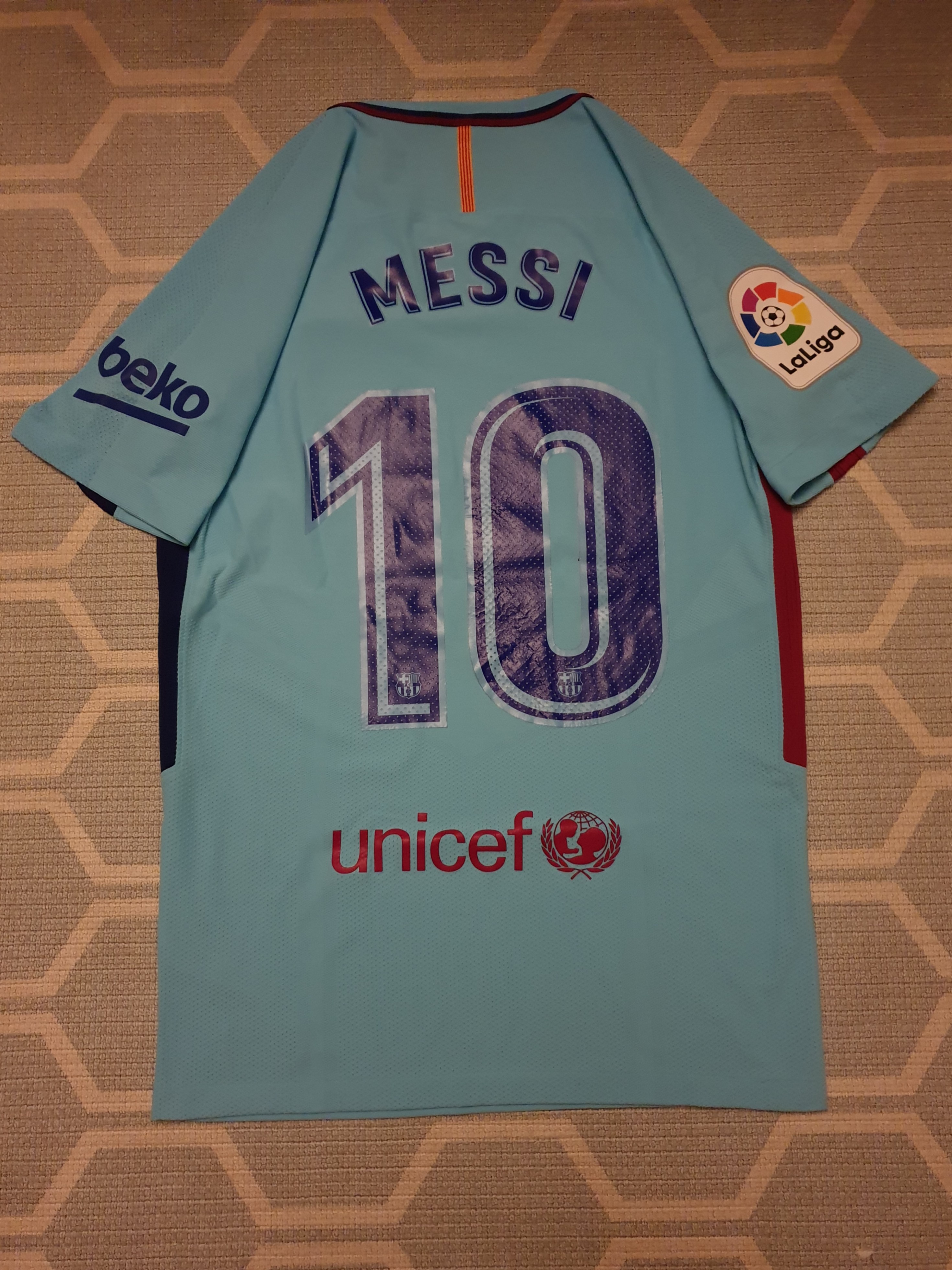 barcelona away jersey messi