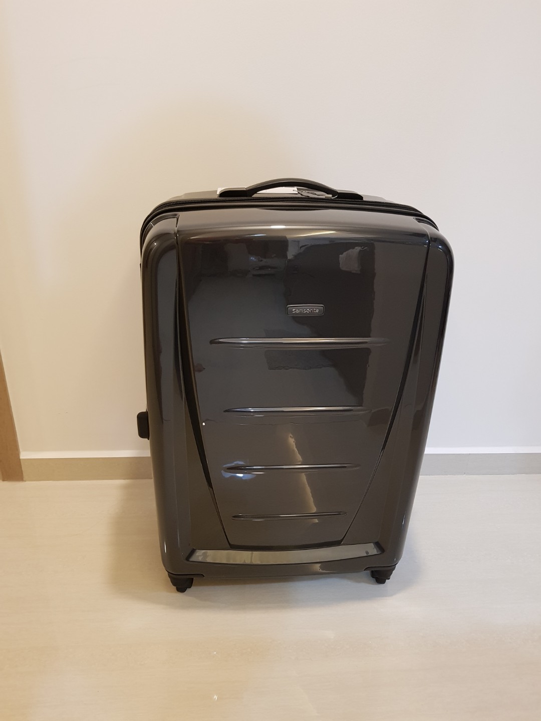 samsonite 76cm expandable spinner