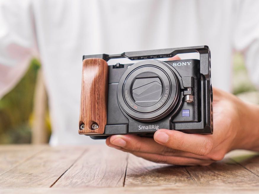 Sony Rx100 V With Free Smallrig Cage Photography Cameras
