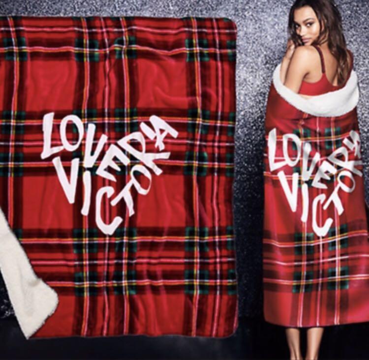 VICTORIA SECRET 2018 Red holiday love plaid blanket Women s Fashion New Undergarments Loungewear on Carousell
