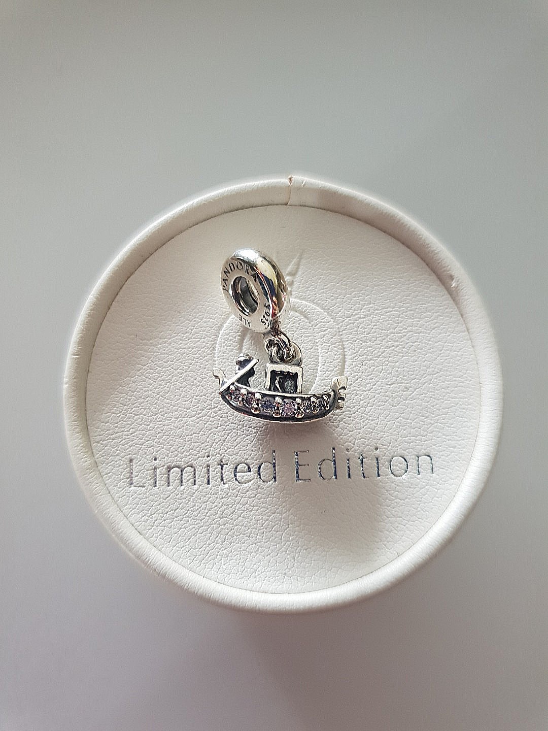 Charm gondola pandora clearance
