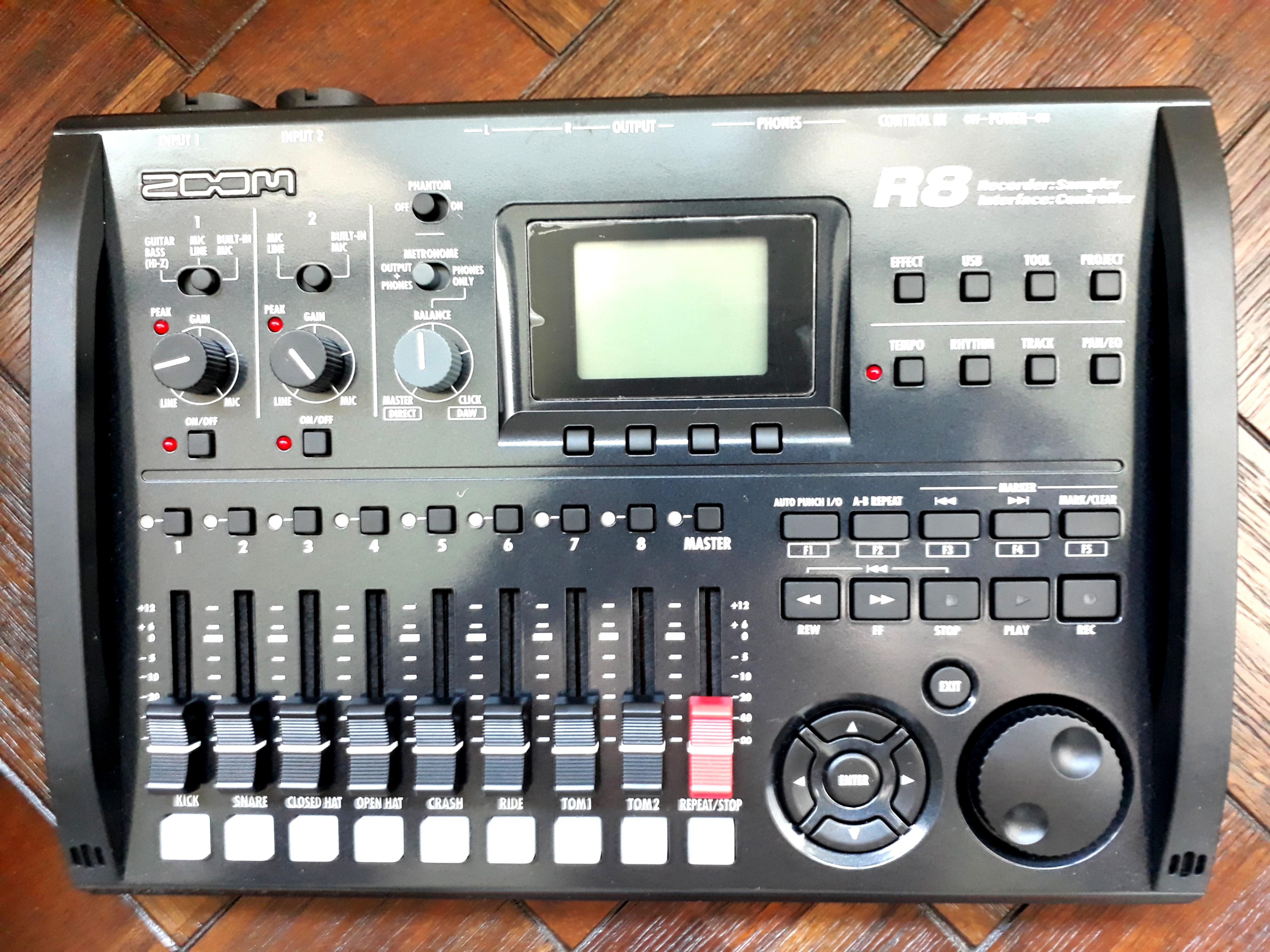 Zoom R8 Multitrack Recorder/Audio Interface/Controller/Sampler, Hobbies