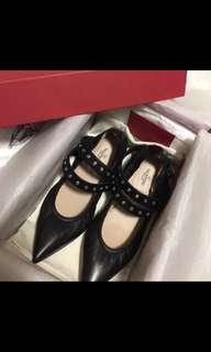Valentino lovelatch in size 6.5