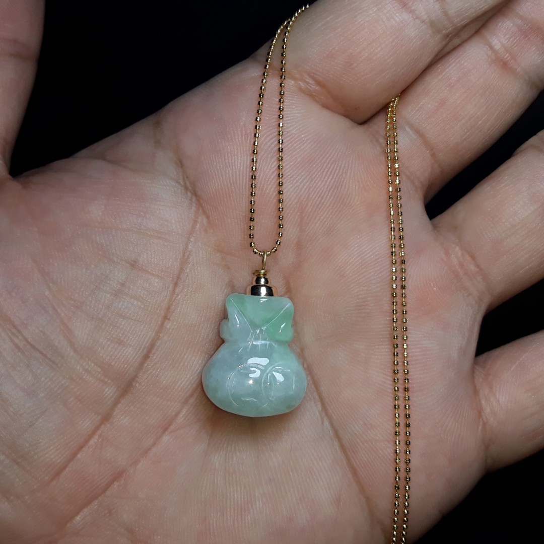 Jade money bag store pendant