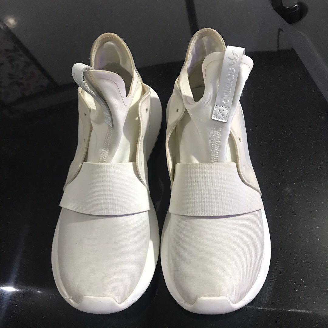 Authentic Adidas tubular (Category: Sneakers) located in Mandaluyong City. Submitted by evrythng (Listing ID 204249075, Image 1). Description: AUTHENTIC Last price. It comes with shoelaces. Photos posted are with and without flash, please manage your expectations. It’s used but definitely not abused (7/10), just needs a little cleaning. .
