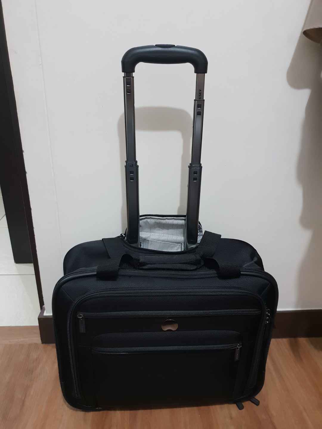 delsey helium sky 2.0 trolley tote