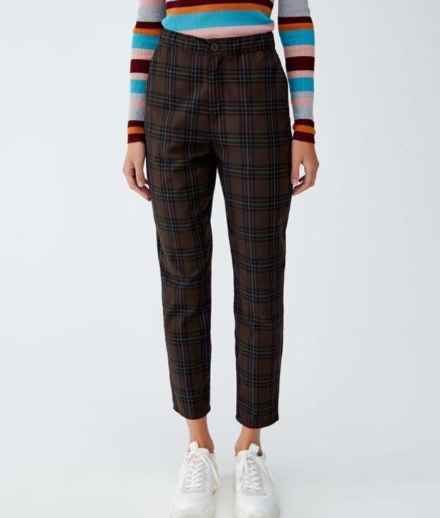 INSTOCK Pull and Bear Checked trousers Women s Fashion Bottoms