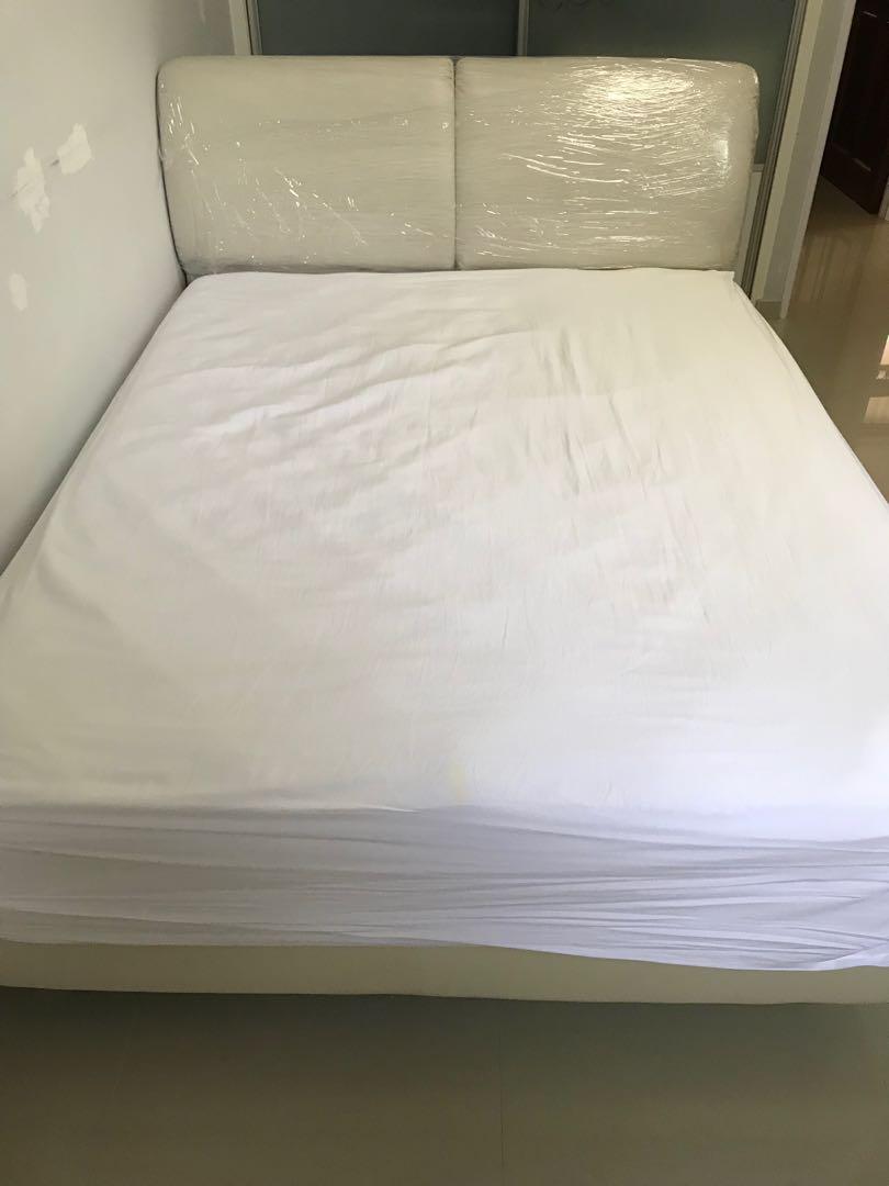 King Koil Richmond Queen Size Mattress with Free Bed Frame