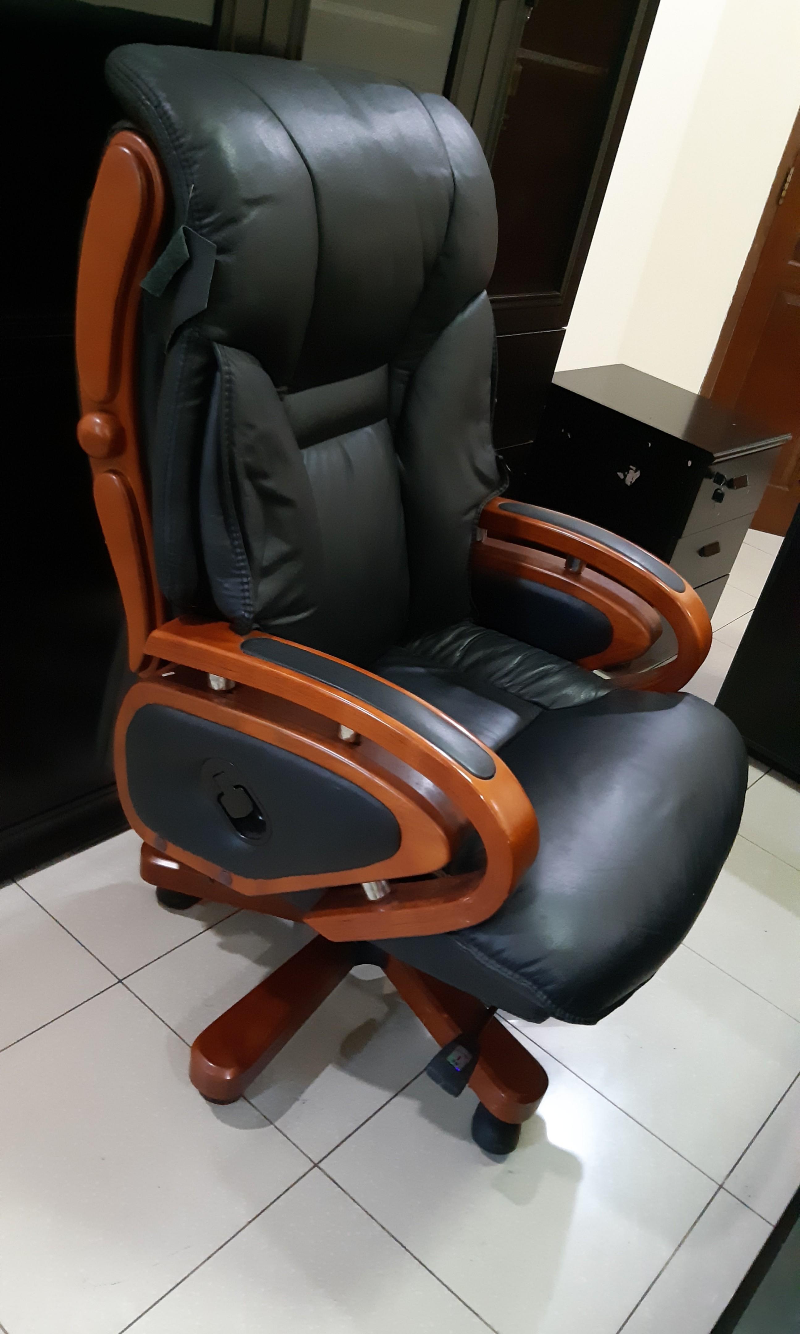 66 Kursi Kantor Mewah Terbaik