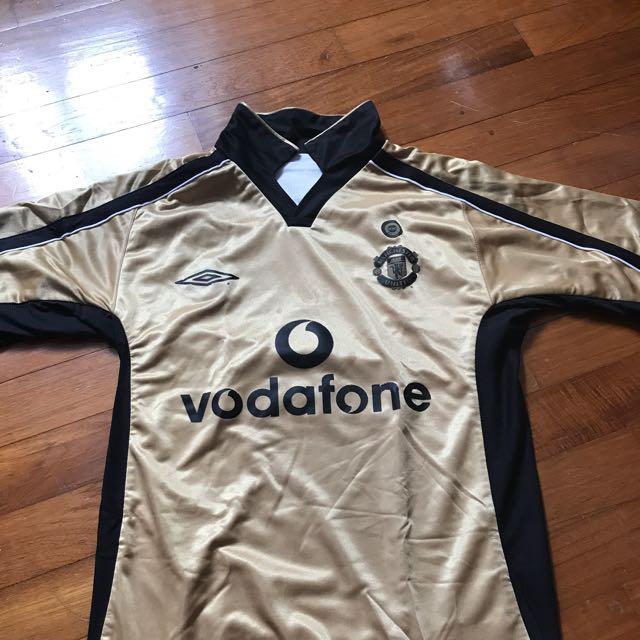 manchester united gold jersey