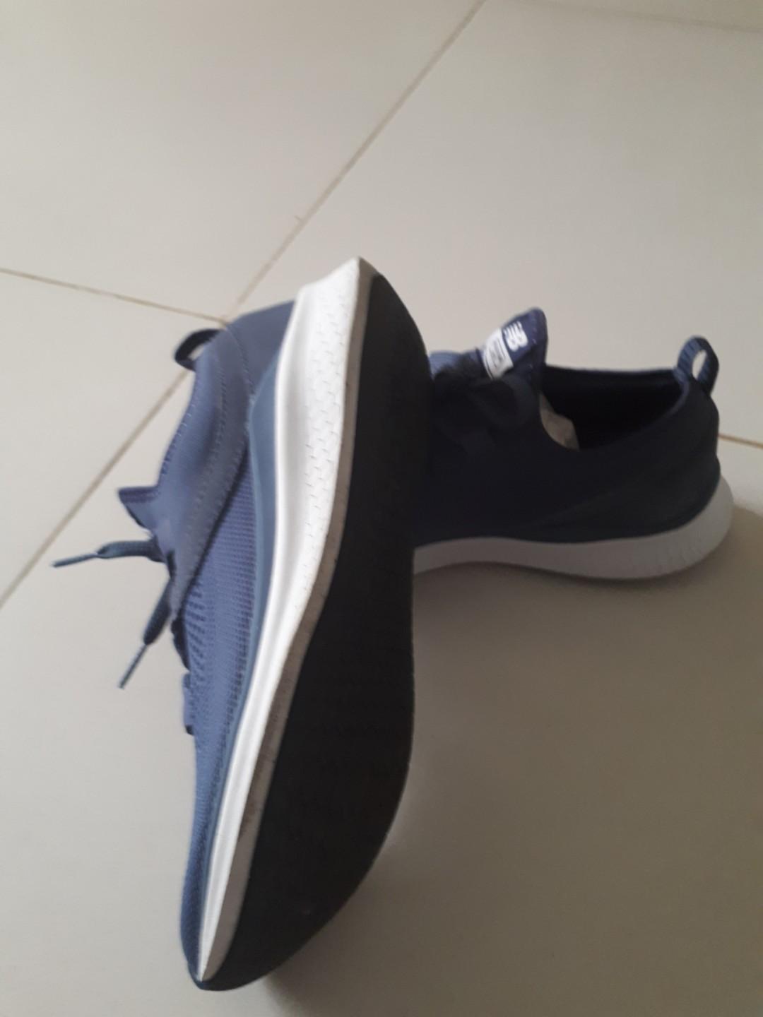 New Balance Lazr Engineered Knit Fesyen Pria Sepatu Sneakers