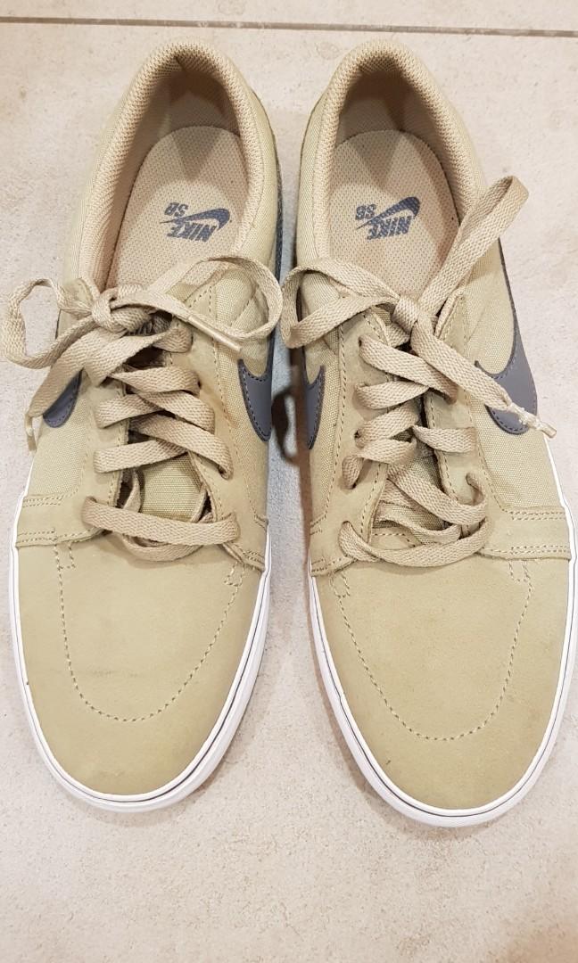 snickers canvas shoes