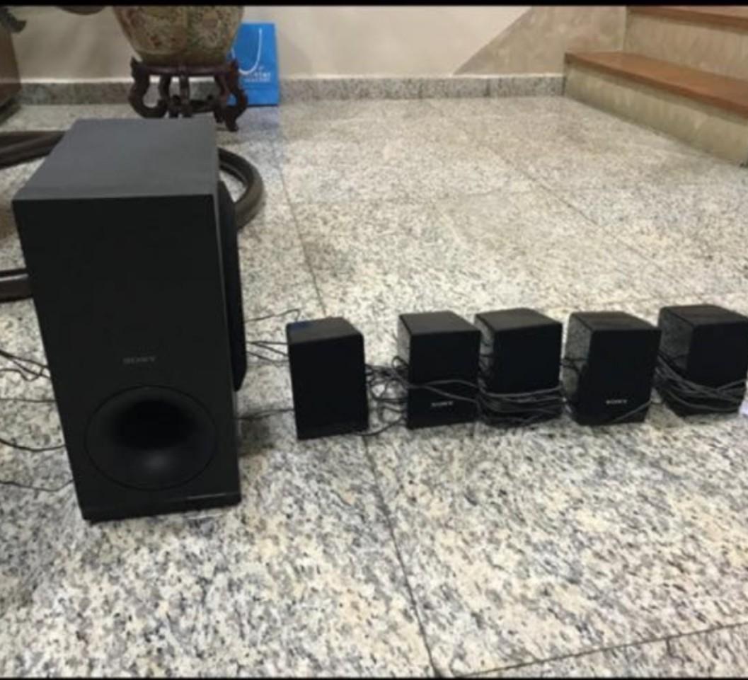 Speakers Sony SS TS121 300w Home Theatre 5.1 SubWoofer and speakers
