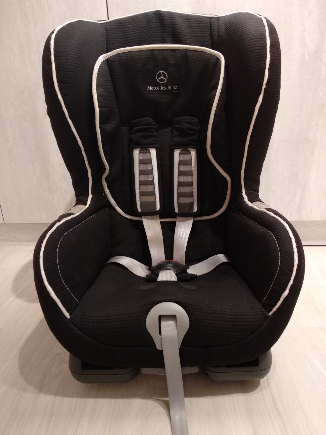 Mercedes child best sale seat