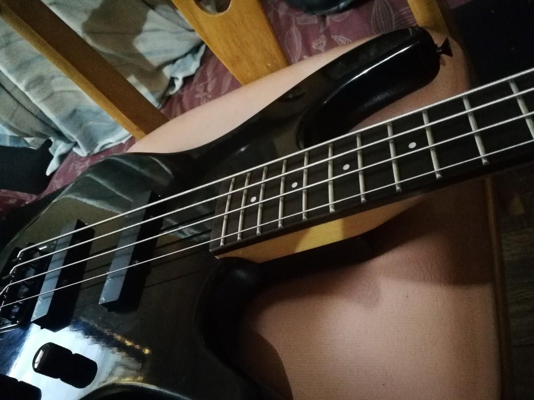 Samick 4 Strings Bass Guitar, Hobbies & Toys, Music & Media, CDs & DVDs