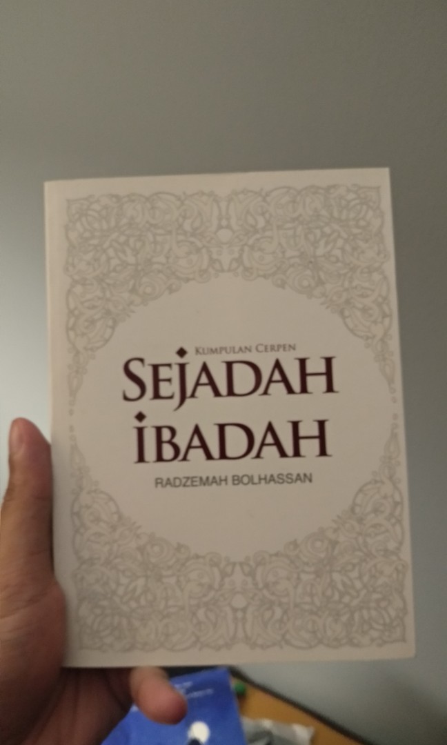 Cerpen Sejadah Ibadah Radzemah Bolhassan Books Stationery Books On Carousell