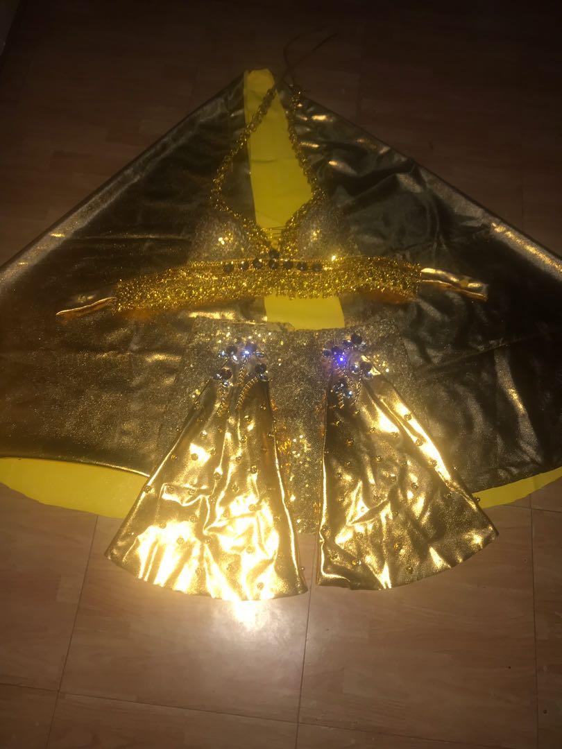 Costume / high fashioned (Category: Traditional & Ethnic wear) located in Manila. Submitted by khring (Listing ID 204557919, Image 2). Description: Pm for details Isang beses lang nagamit Ung kapa hindi nagamit .