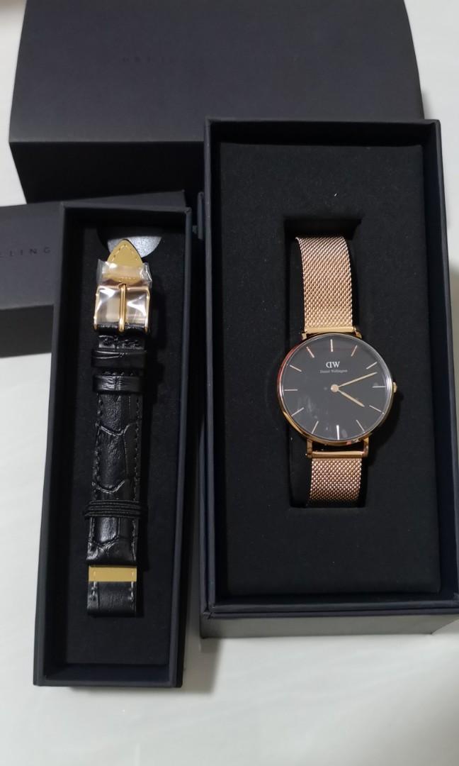 Stille og rolig person Aktiver Battery Dead ) 100% New Daniel Wellington CLASSIC PETITE MELROSE 32MM  (BLACK) + WATCH BAND CLASSIC PETITE READING 14 ROSE GOLD 100% authentic,  Mobile Phones & Gadgets, Wearables & Smart Watches on Carousell