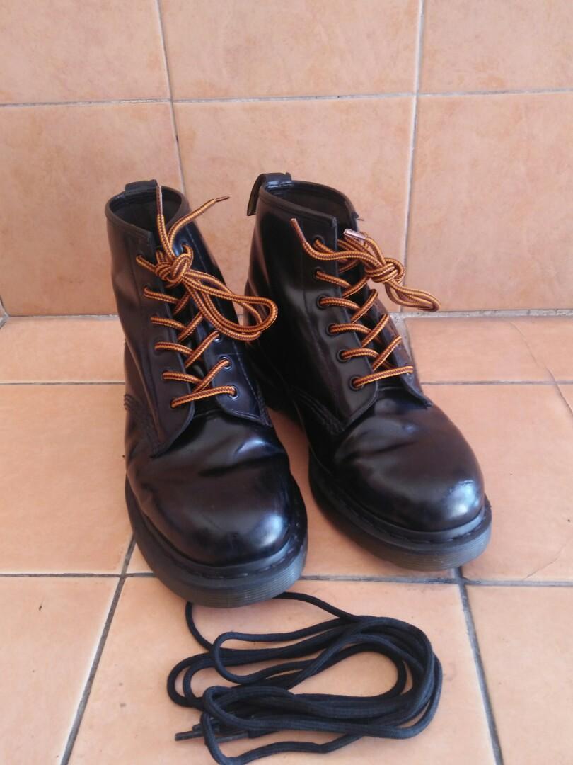 dr martens 101 black smooth, Fesyen Pria, Sepatu , Sepatu Boot di Carousell