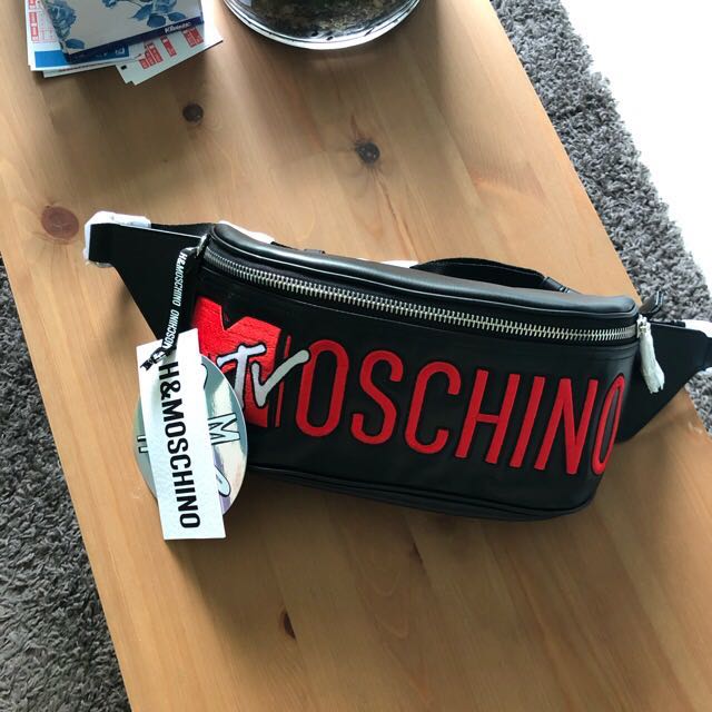 Moschino fanny pack h&m deals