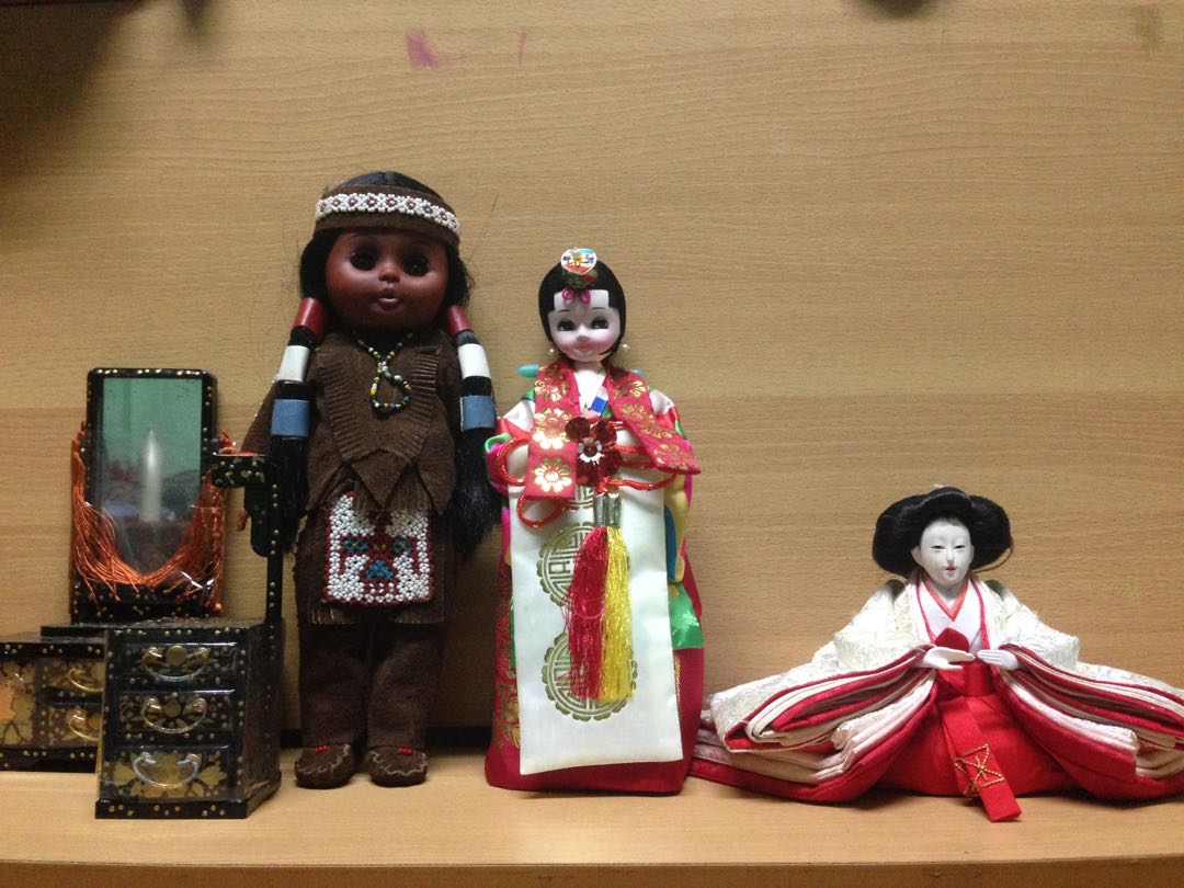miniature japanese dolls
