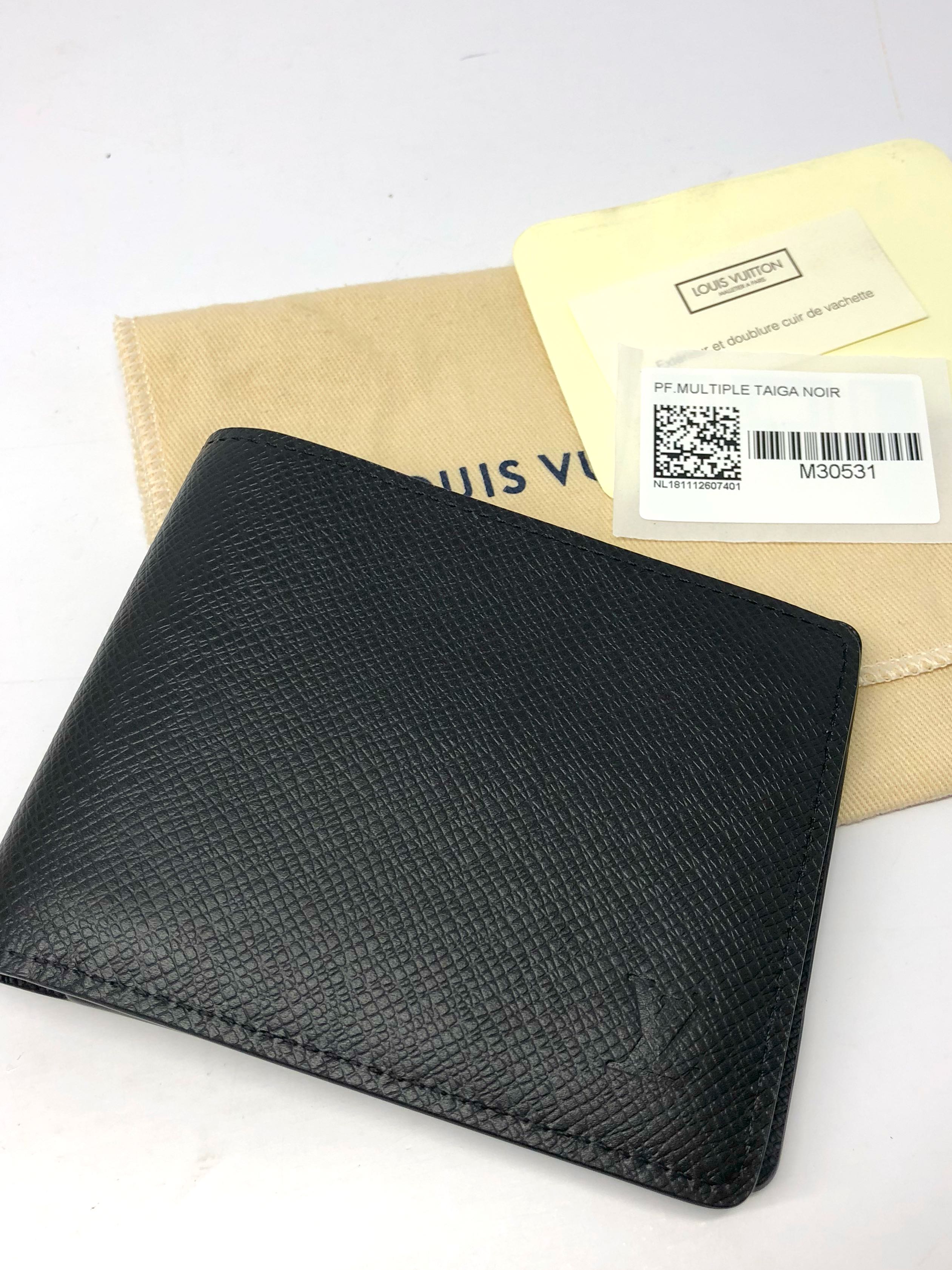 LOUIS VUITTON Coin Case Taiga Purse M30598 Noir Black Leather Men's Sq