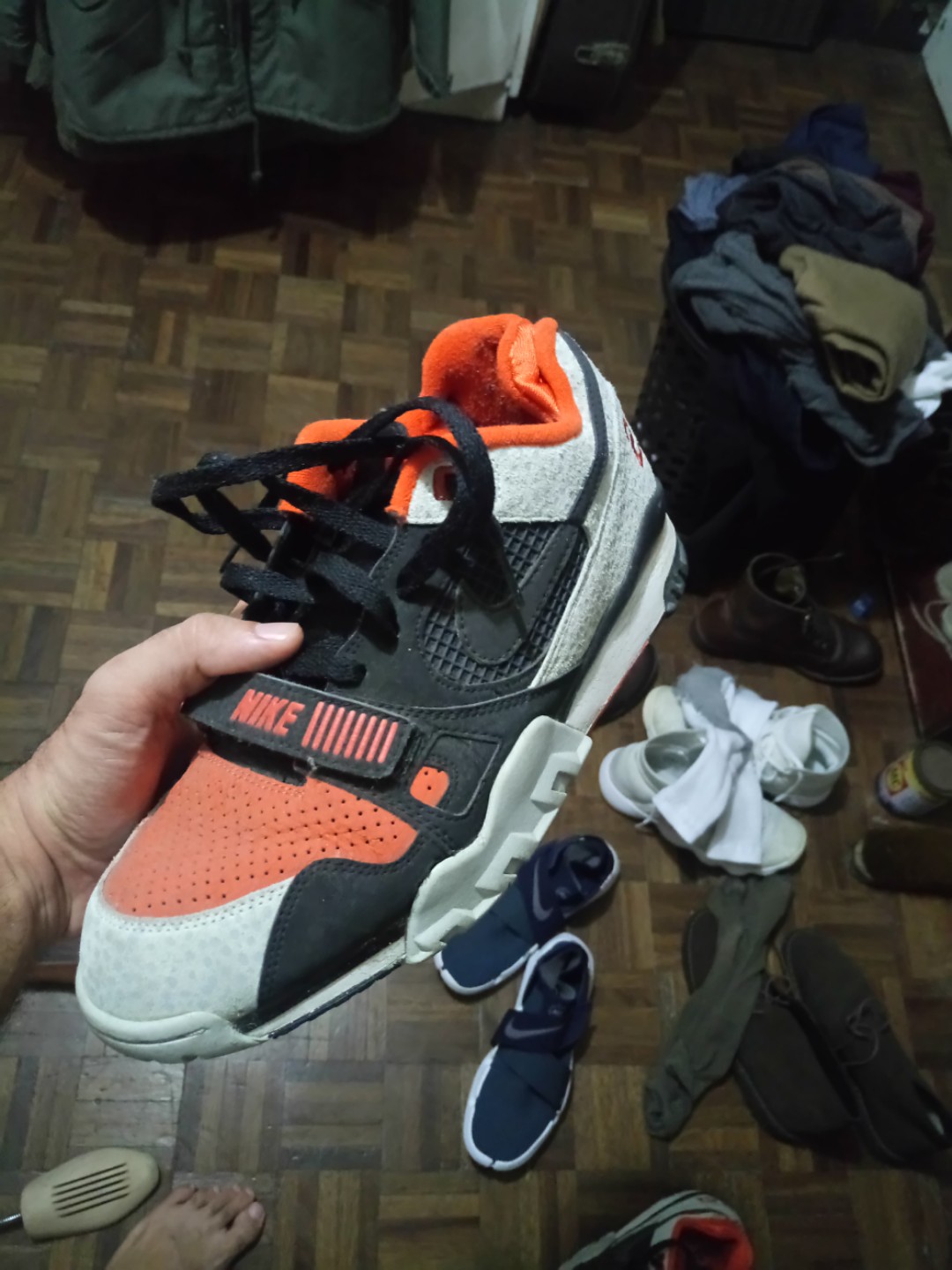 Air trainer Barry Sanders, Men's Fashion, on Carousell
