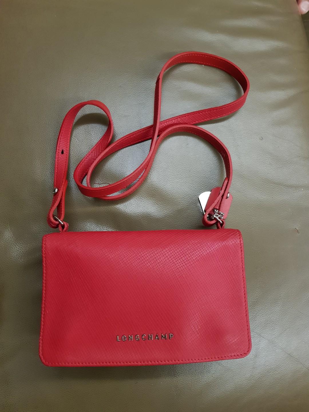 Preloved Longchamp small sling bag, Women's Fashion, Bags & Wallets ...