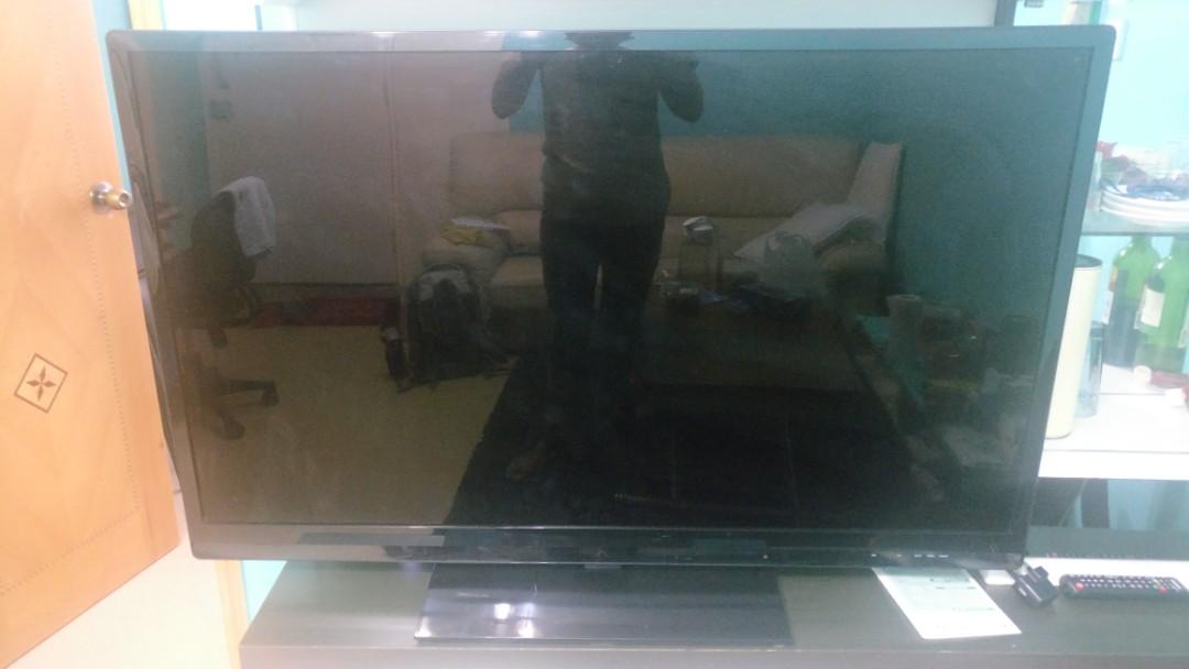 Sharp Aquos 52 inch Super Slim LCD Tv, 家庭電器, 電視 & 其他娛樂, 電視 Carousell