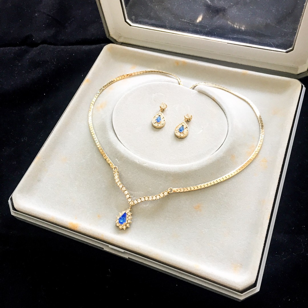 Pierre cardin earrings set discount