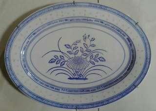 Piring biji timun P.30cm L.26cm