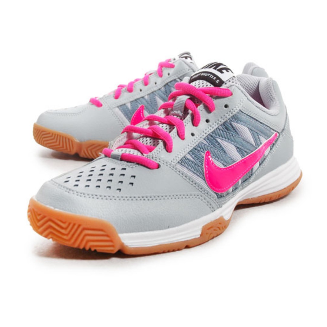 Nike court shuttle clearance