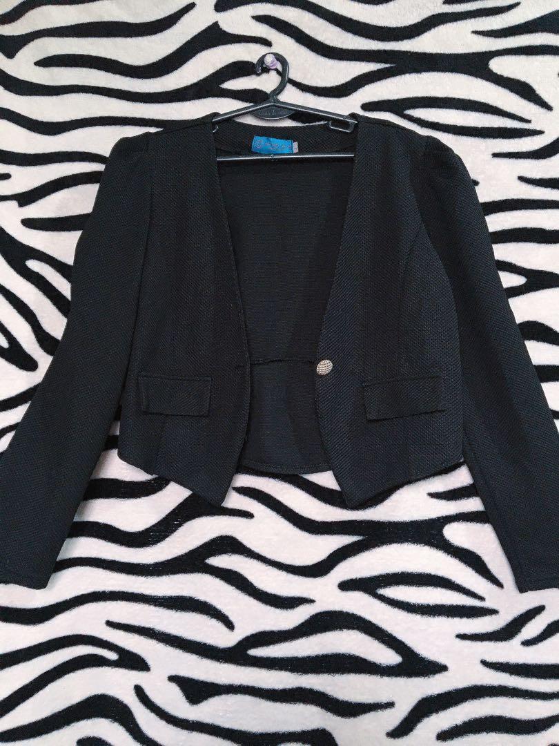 Blazer (Bolero Style) (Category: Others Tops) located in Makati City. Submitted by getamaviph (Listing ID 204815751, Image 1). Description: PRE-LOVED BOLERO STYLE BLAZER (Orig) Fits S-M. Used once Free shipping for orders more than 5 items SF: Manila - Php 90 | 1-2 days SF: Provincial - Php 140 | 2-5 days For orders: Text/Viber 09989559637 MOP: BPI 2979159512 or BDO 001380573996 NOTE: • Prices posted on the offer is my last price. My items were s